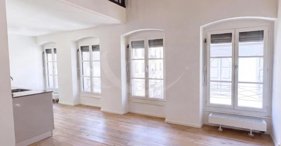 Élégant duplex-loft au coeur de Genève - à deux pas des Quais des Bergues – foto 2 di 23