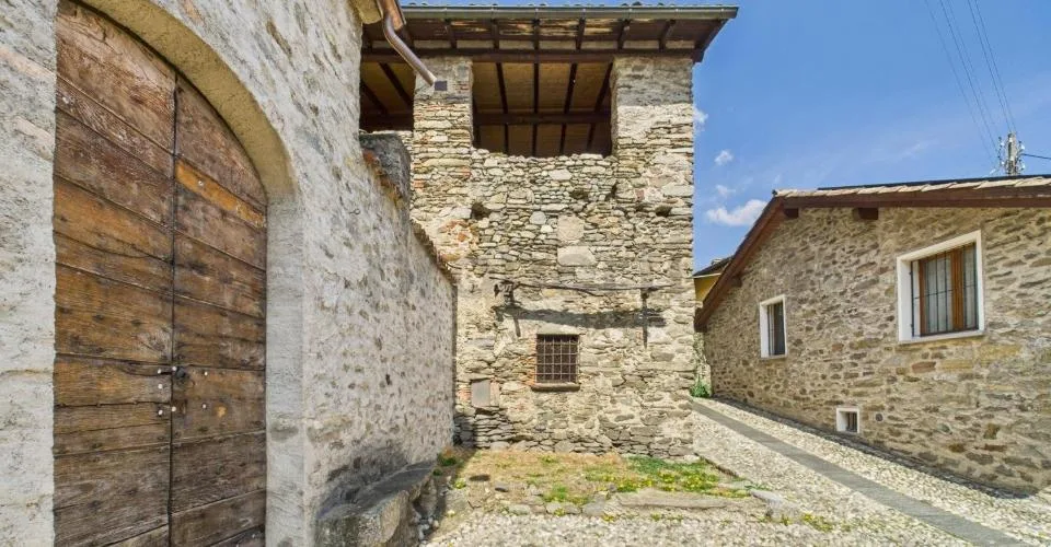 Rustico da ristrutturare nel cuore di Torricella/Taverne - Ottimo investimento