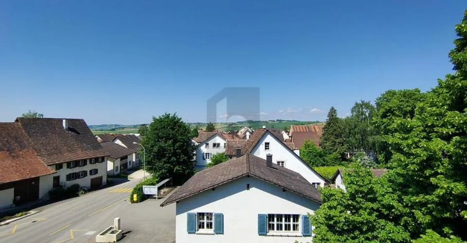 MIT LIFT UND HOCHWERTIGEM INNENAUSBAU