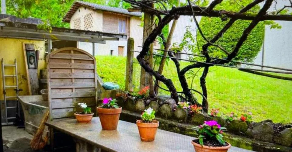 Maison spacieuse avec cheminée imposante d'époque – photo 10 sur 12