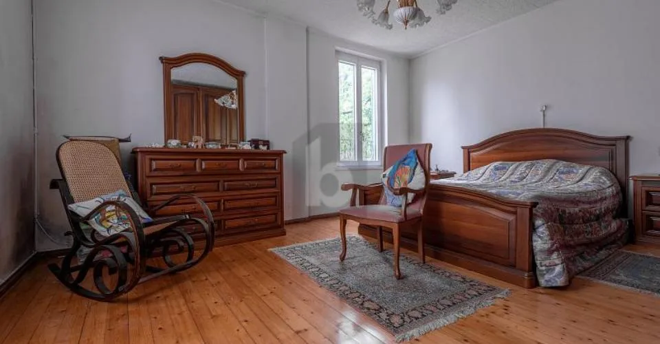 Maison spacieuse avec cheminée imposante d'époque – photo 6 sur 12