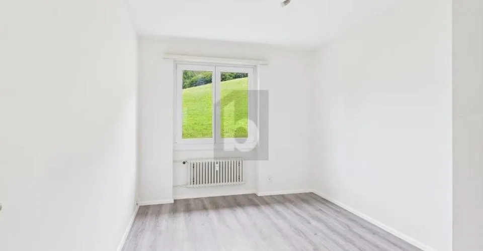 PRAKTISCHER GRUNDRISS MIT BALKON – Foto 10 von 17