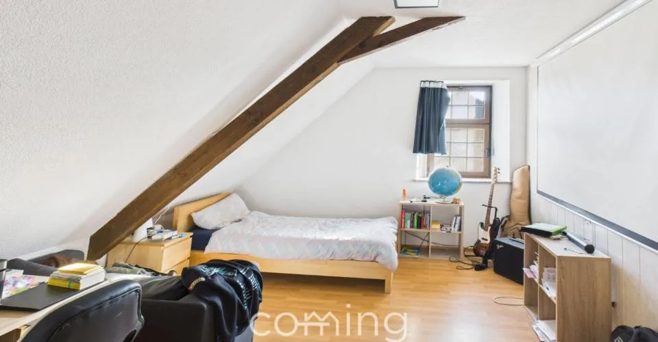 Charmante 4.5-Zimmer-Dachwohnung in Oensingen - mit zusätzlichem Estrich-Büroraum – photo 6 sur 22