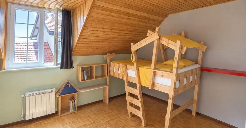 Maison familiale avec jardin, à une minute à pied de l'école – Foto 6 von 37