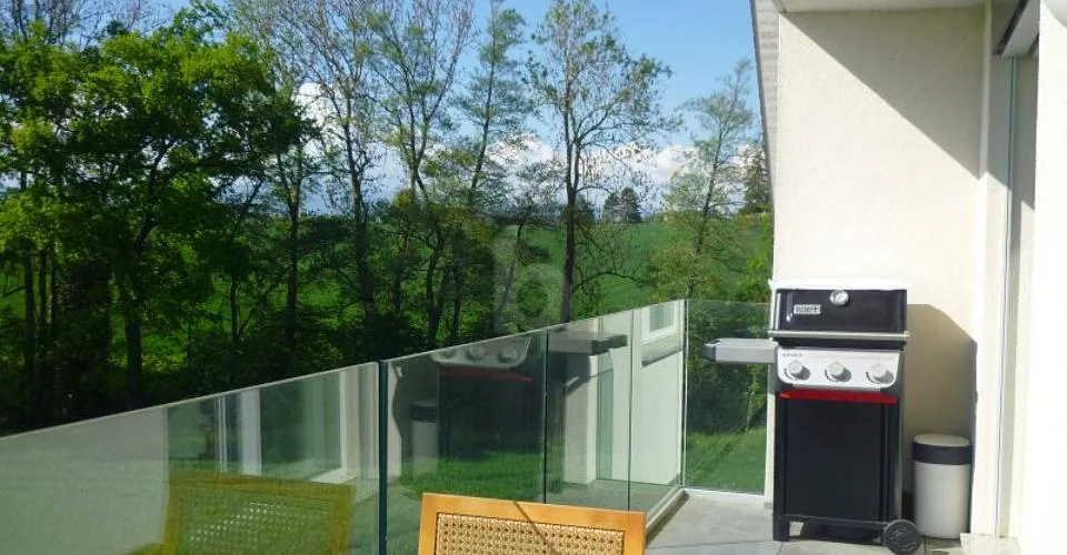 MODERNE, SPACIEUX, ET EN BORDURE DE NATURE !