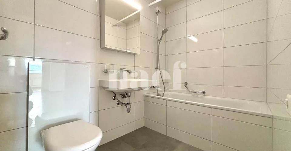 Appartement de 4.5 pièces avec une belle vue dégagée – Foto 6 von 16