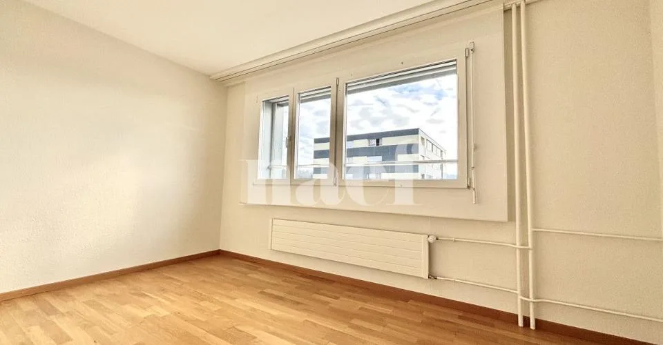 Appartement de 4.5 pièces avec une belle vue dégagée – Foto 5 von 16