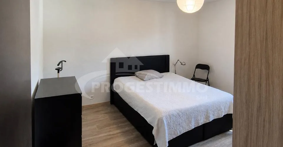4,5 Zimmer hell mit Balkon im Herzen von Uvrier – Foto 5 von 18