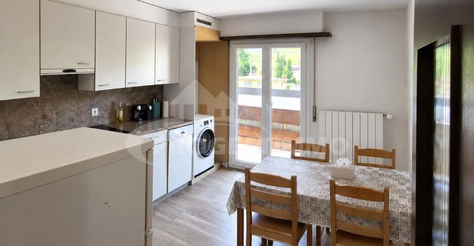 4,5 Zimmer hell mit Balkon im Herzen von Uvrier – Foto 2 von 18