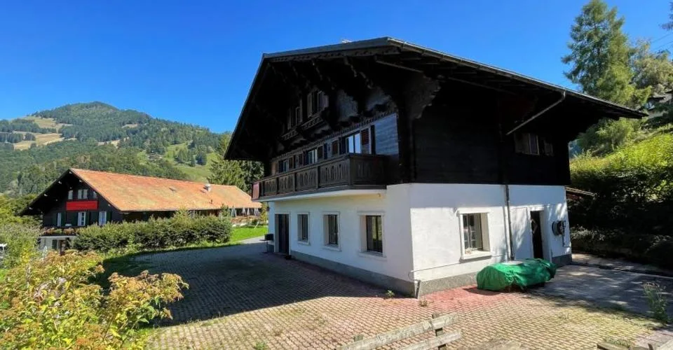 CHANCE ZU GREIFEN - SCHÖNES 5,5-ZIMMER-CHALET MIT SCHÖNER AUSSTATTUNG – Foto 2 von 25