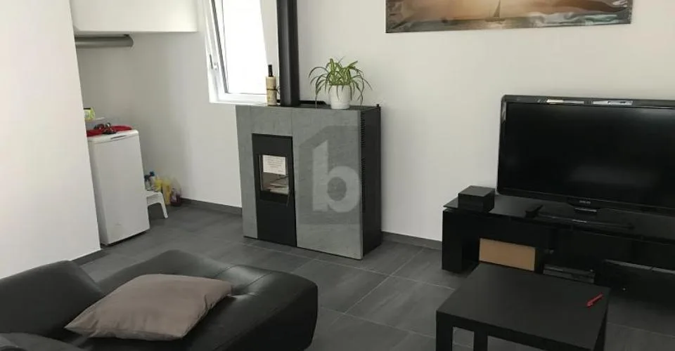 RINNOVATA,MODERNA IN ZONA SOLEGGIATA E TRANQUILLA – foto 6 di 9