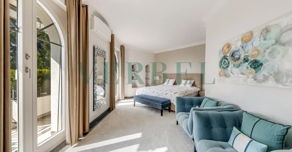 Luxuriöses Anwesen mit Pool und außergewöhnlichem Seeblick – Foto 13 von 26