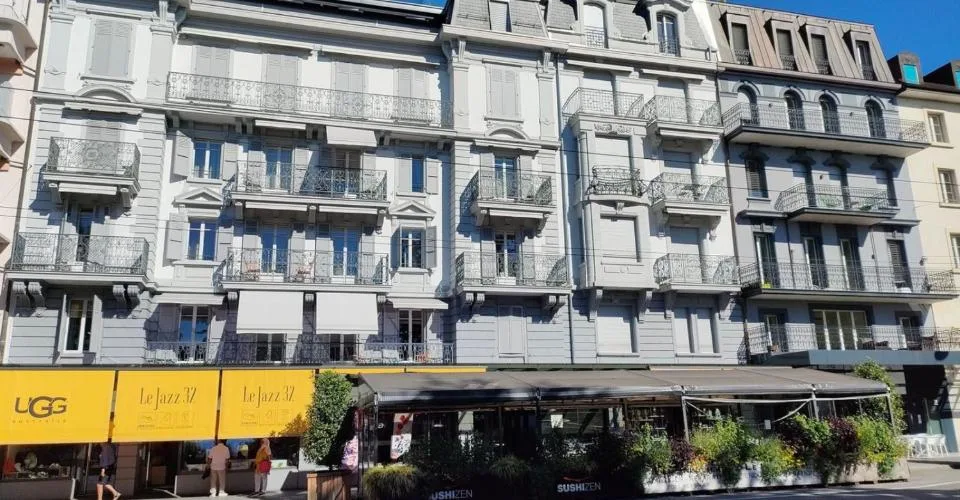 A deux pas du lac ! Luxueux appartement avec vue au coeur de Montreux – Foto 2 von 20