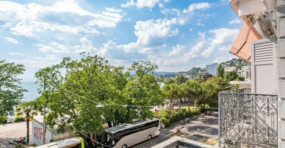 A deux pas du lac ! Luxueux appartement avec vue au coeur de Montreux – Foto 3 von 20