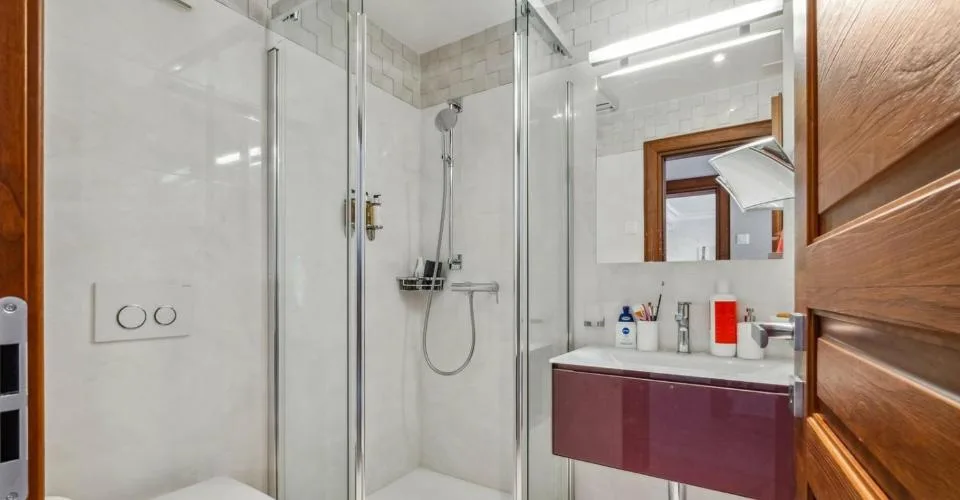 A deux pas du lac ! Luxueux appartement avec vue au coeur de Montreux – Foto 9 von 20