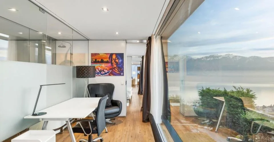 Villa im Architektenstil mit Panoramablick auf See und Alpen – Foto 12 von 25