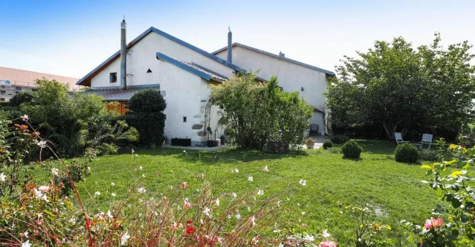 Bezaubernde Landvilla mit Garten am Rande der Weinberge von Jussy – Foto 26 von 27