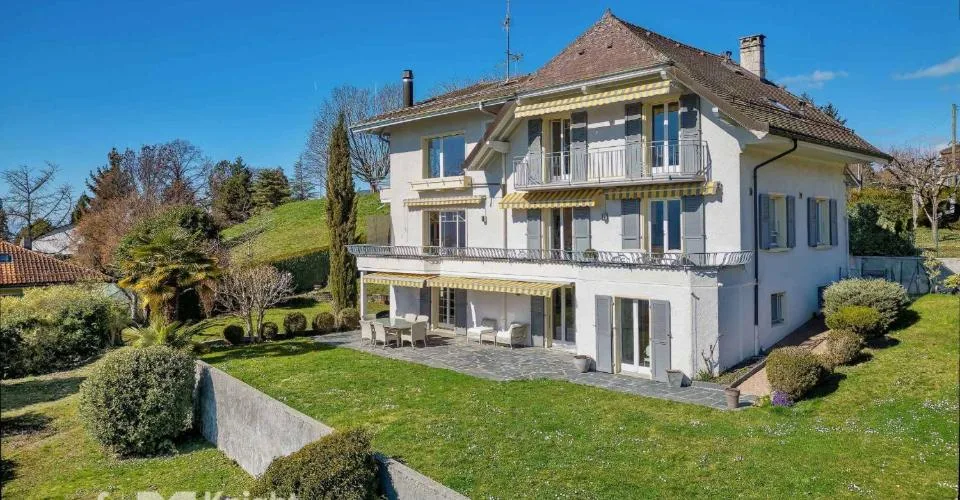 A vendre - Ravissante propriété de charme au coeur de Blonay avec vue panoramique – photo 2 of 26