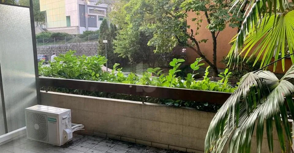 SPAZIOSO CON TERRAZZA E BALCONE – photo 3 of 8