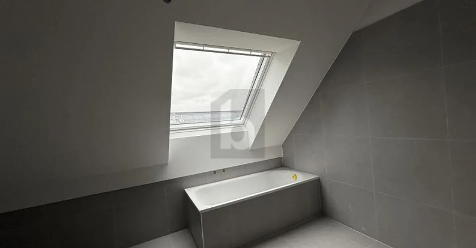 EXKLUSIV MIT GROSSER DACHTERRASSE