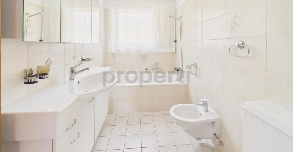 Appartamento 4,5 locali con box auto in casa bifamiliare – Foto 26 von 34