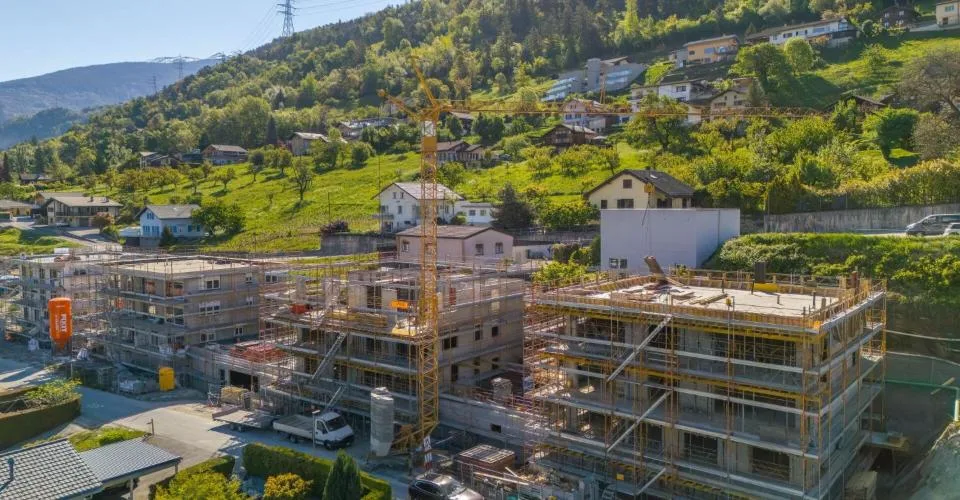 Appartement moderne avec balcon généreux – Foto 3 von 18