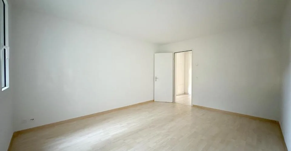 Appartement idéal pour célibataire avec place assise dans le jardin ! – foto 7 di 23