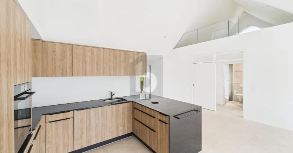 PRIMA OCCUPAZIONE - CON GALLERIA, 3 BALCONI & VISTA SUL JURA