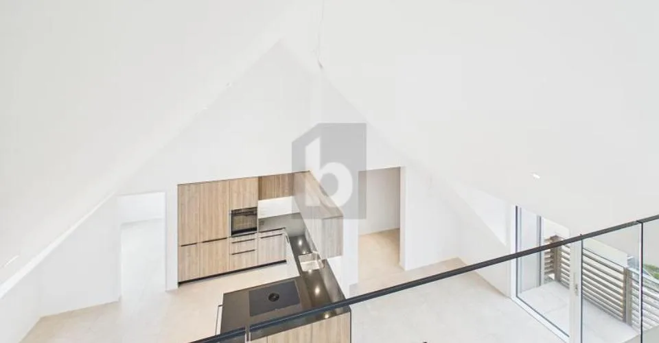 PRIMA OCCUPAZIONE - CON GALLERIA, 3 BALCONI & VISTA SUL JURA