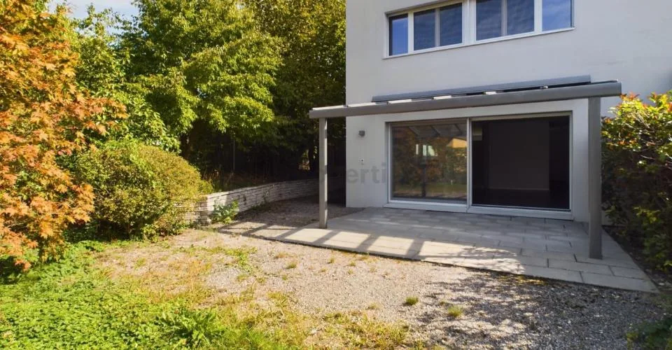 Casa a schiera moderna di 5,5 stanze con cantina, Pieterlen