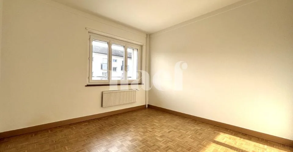 Appartement rénové de 4 pièces avec grand balcon – Foto 5 von 18