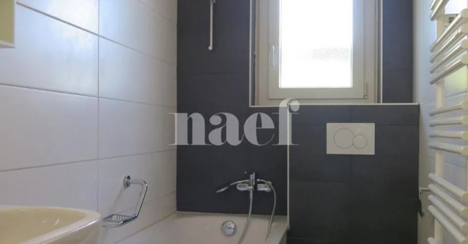 Appartement rénové de 4 pièces avec grand balcon – Foto 8 von 18
