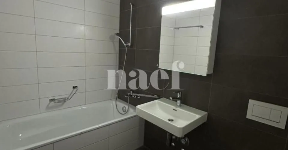 Appartement dans un immeuble récent – Foto 4 von 12
