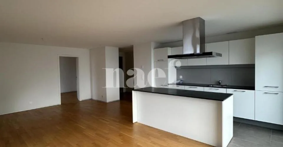 Appartement dans un immeuble récent – Foto 2 von 11