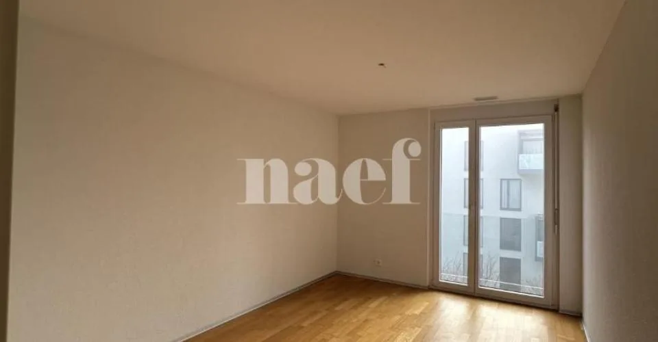 Appartement dans un immeuble récent – Foto 4 von 11