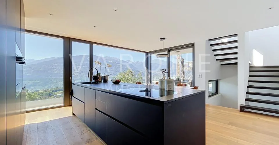Villa contemporaine de 6,5 pièces avec piscine et vue panoramique – photo 5 sur 33