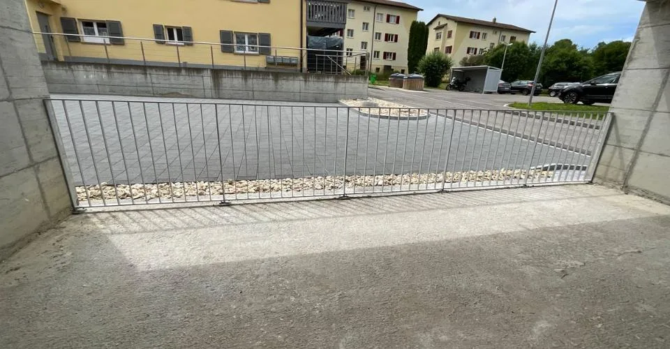 Appartement rénové de 3 pièces avec terrasse privée – photo 6 sur 16