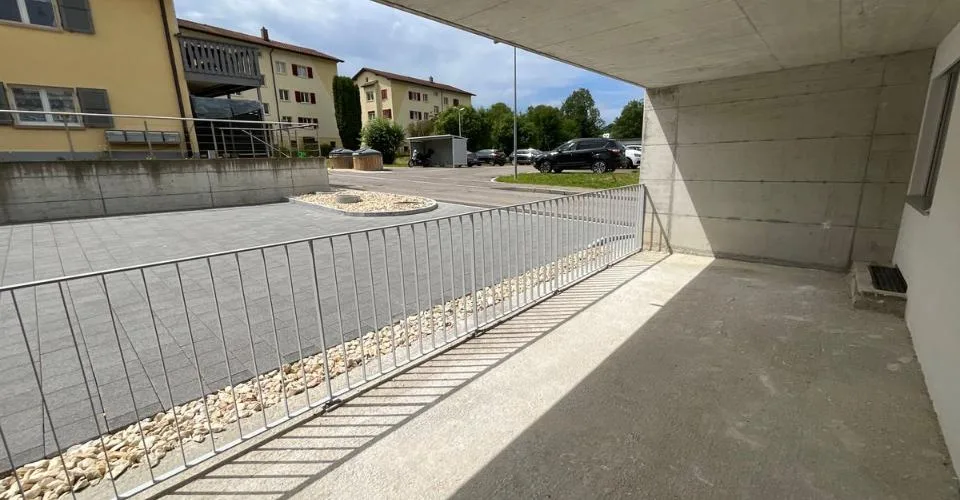 Appartement rénové de 3 pièces avec terrasse privée – photo 7 sur 16