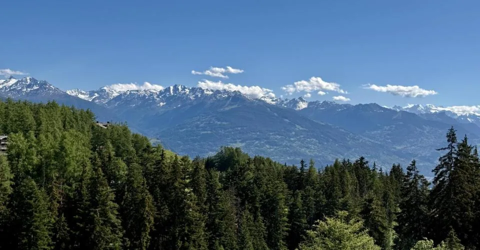 Appartement 4.5 pièces de standing à louer à l’année à Crans-Montana – Vue panoramique exceptionnelle sur les Alpes – Foto 4 von 26