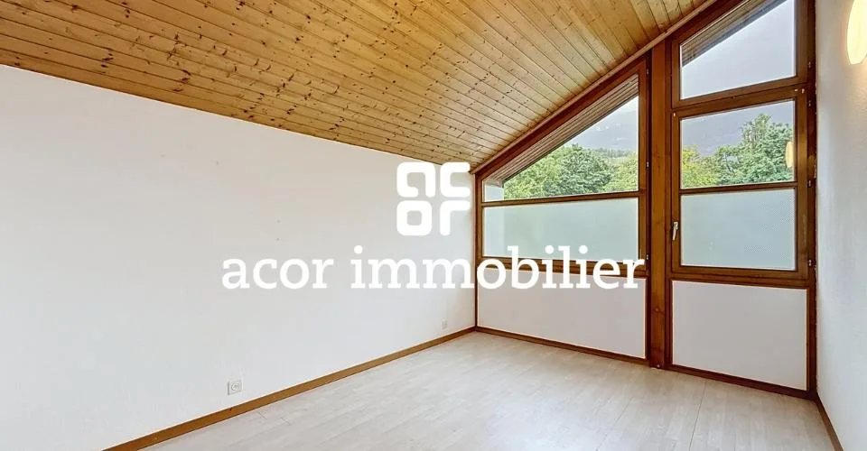 Attique 3.5 pièces avec garage box à Veyras