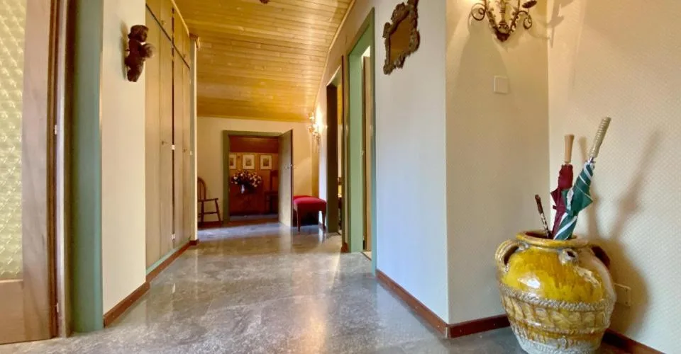 Appartement idéalement placé au centre à vendre – Foto 13 von 26