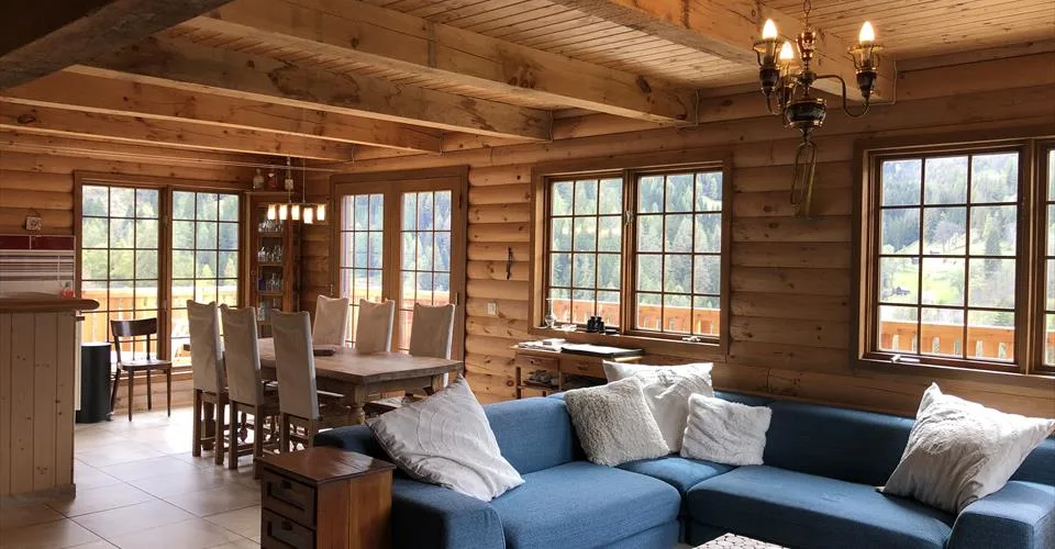 Magnifique maison en rondins typiquement Canadienne à Mission – Foto 3 von 28