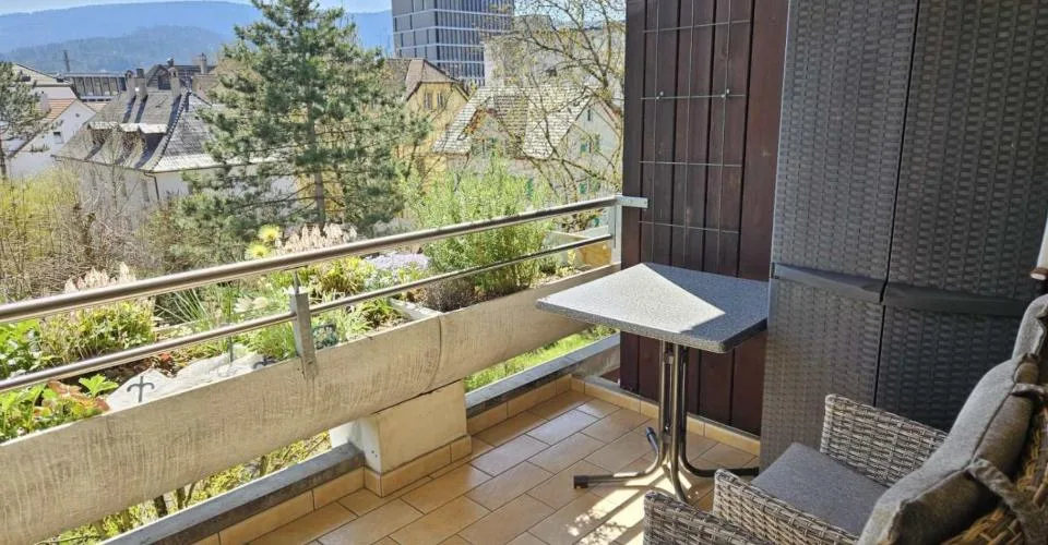 Bel appartement de 4 piÃ¨ces au dernier Ã©tage â€“ calme, lumineux, vue dÃ©gagÃ©e – Foto 9 von 18