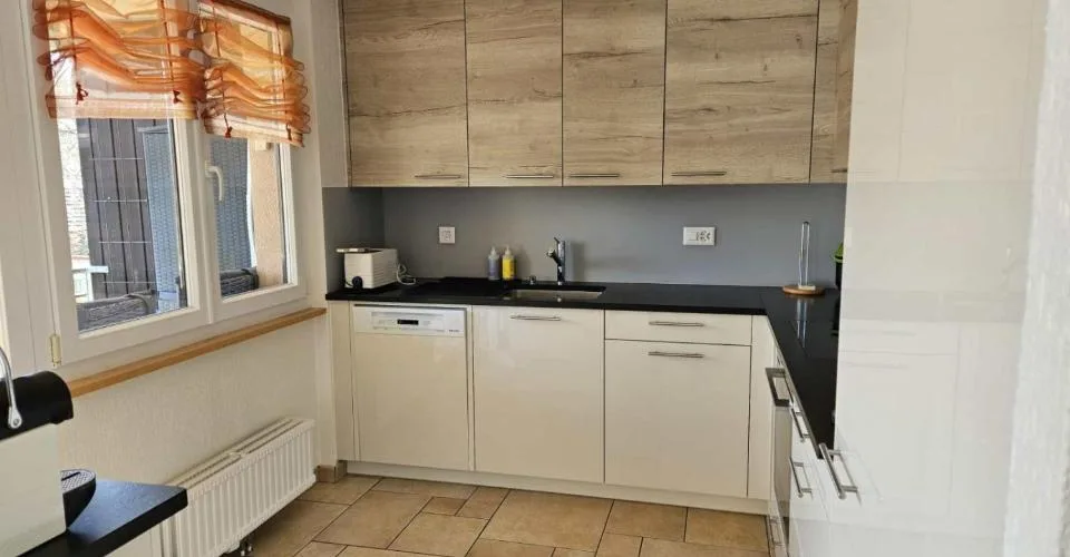 Bel appartement de 4 piÃ¨ces au dernier Ã©tage â€“ calme, lumineux, vue dÃ©gagÃ©e – Foto 3 von 18