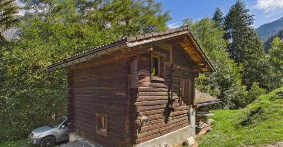 UN REFUGE RÉNOVÉ AU CUR DE LA NATURE – Foto 6 von 21
