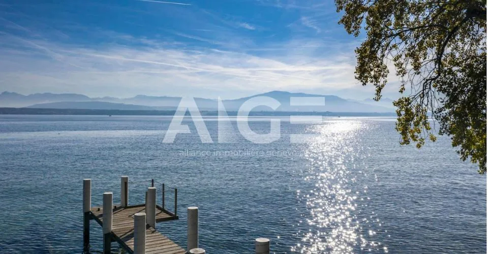 Superbe villa pied dans l'eau avec ponton privé d'amarrage – foto 2 di 3