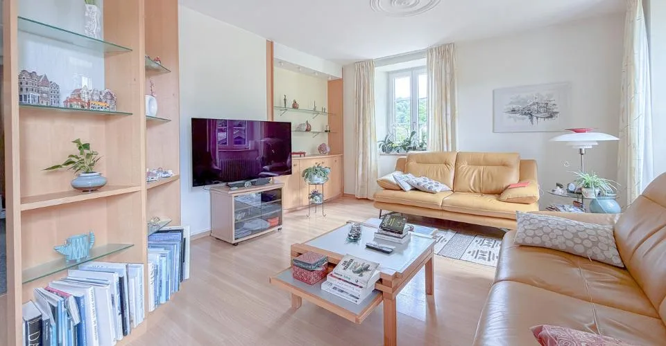 Maison indiv. de 6.5 pces, 2 studios, grande dépendance avec garage – Foto 10 von 23