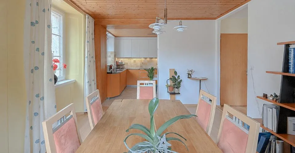 Maison indiv. de 6.5 pces, 2 studios, grande dépendance avec garage – Foto 9 von 23