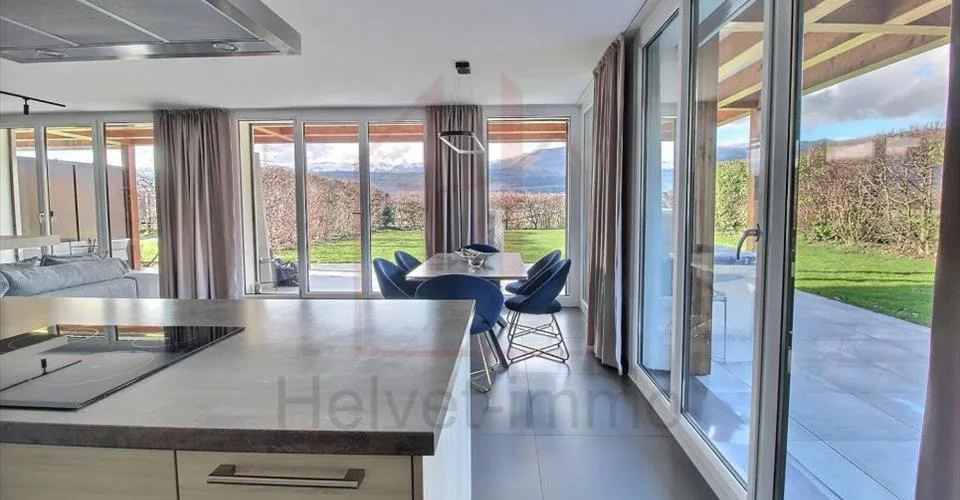 Appartement de 3,5 pièces en rez-de-jardin avec jardin – Foto 2 von 6
