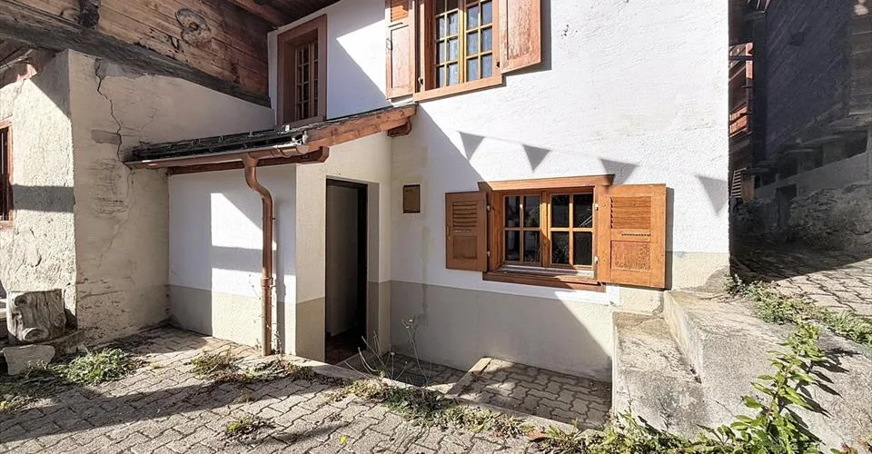 Chalet à rénover – L'âme d'une grange alpine à Sarreyer – Foto 3 von 26